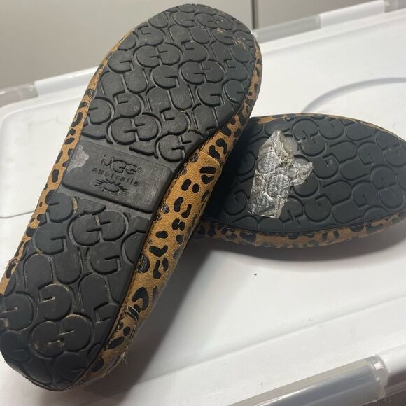 Ugg Leopard Print Moccasins size 4 - Picture 2 of 4